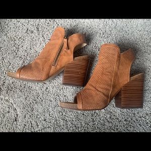 ISOLA women’s shoes size 8 1/2